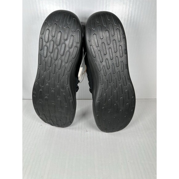 Athletic_Shoes